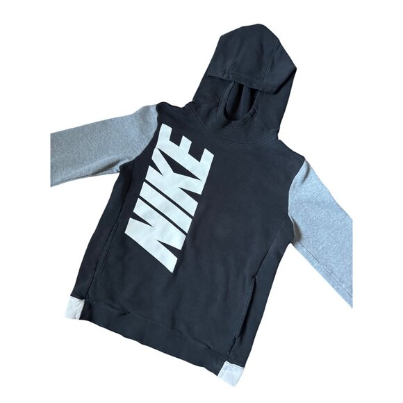 $8 WHEN BUNDLED Nike Kids Unisex Size XL Pullover Hoodie - Picture 1 of 10